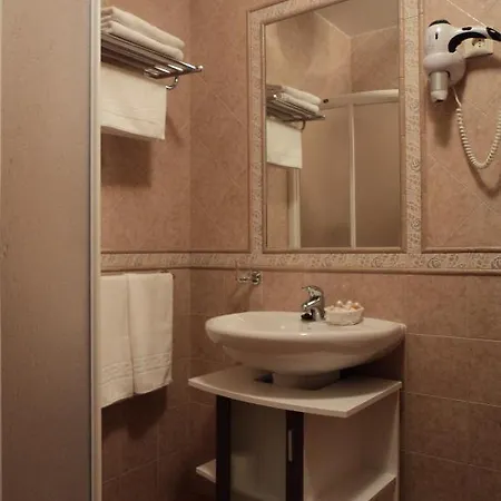 Apartamentos Alameda Siguenza Exterior photo